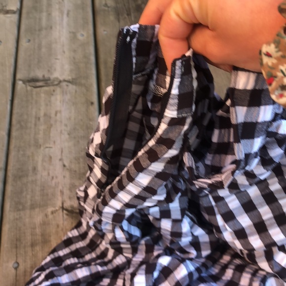 Plaid Midi Skirt (Size S, US 4). Perfect Condition. - Picture 4 of 4